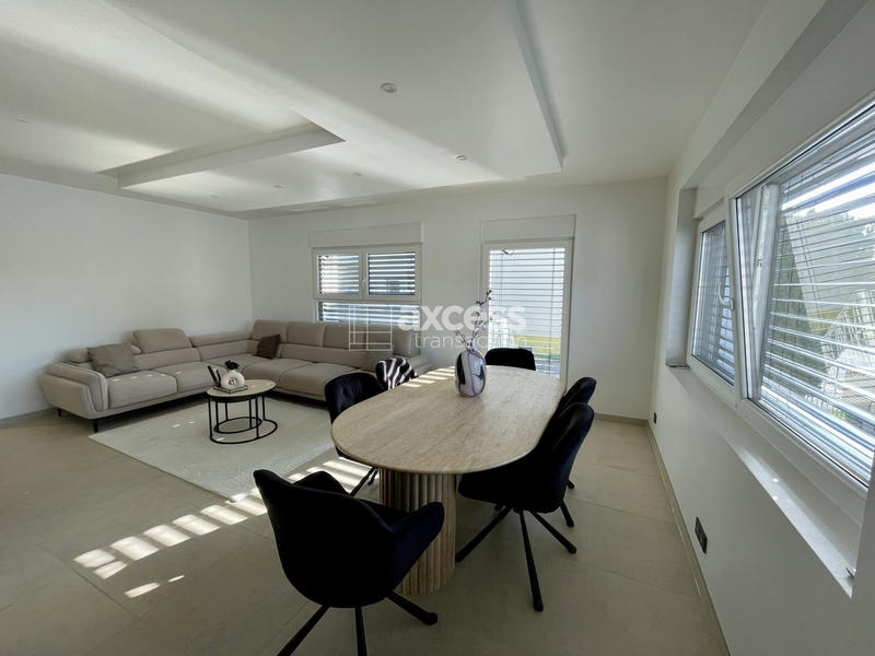 Maison - 93 m² - 5 pièces