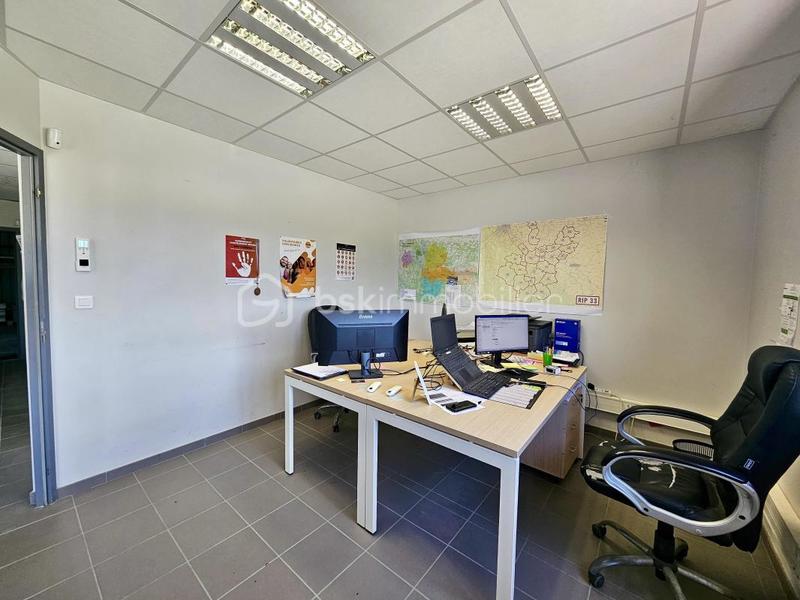 Local d'activité / Entrepôt - 354 m² - 3 pièces