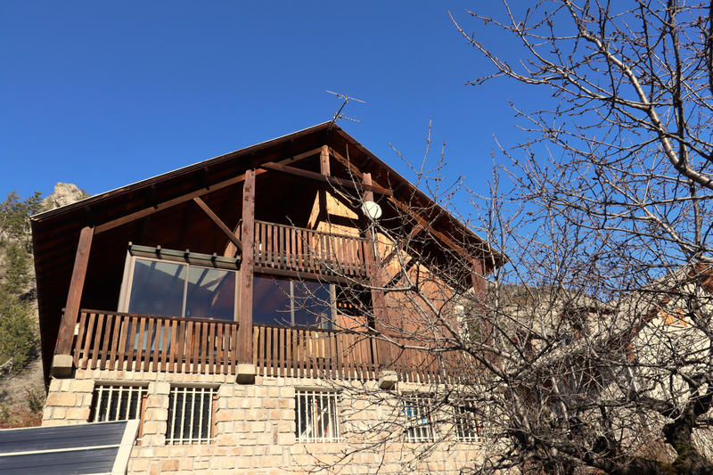 Maison - 228 m² - 9 pièces