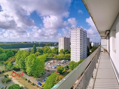 Appartement - 99 m² - 5 pièces