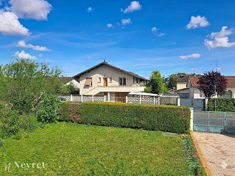 Maison - 201 m² - 5 pièces