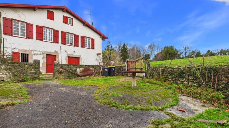 Maison - 300 m² - 7 pièces