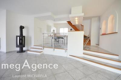 Maison - 98 m² - 4 pièces