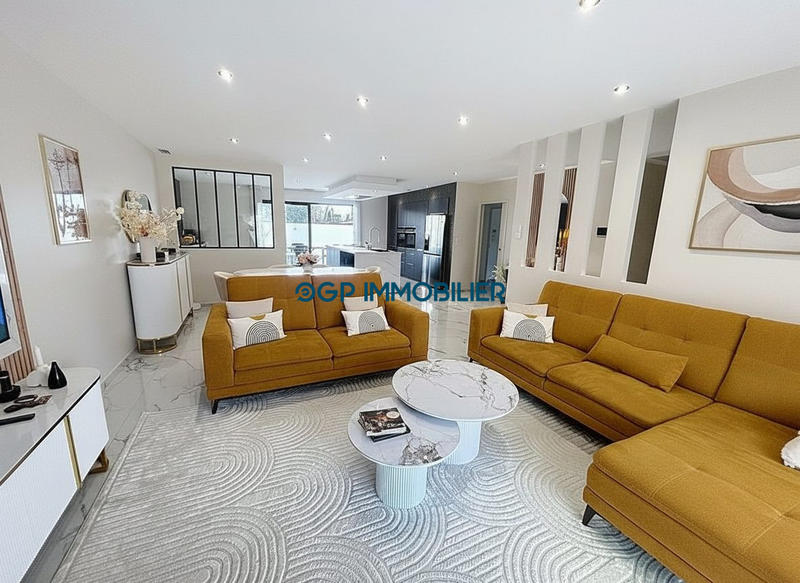 Maison traditionnelle - 152 m² - 6 pièces