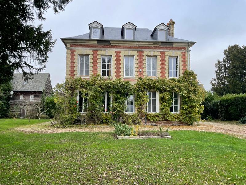 Maison - 241 m² - 11 pièces