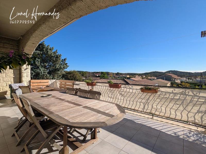 Maison - 238 m² - 9 pièces