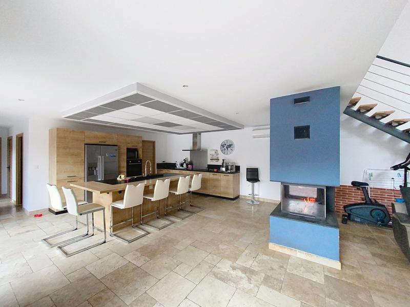 Maison - 258 m² - 6 pièces