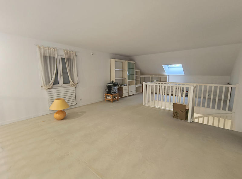 Maison - 253 m² - 6 pièces