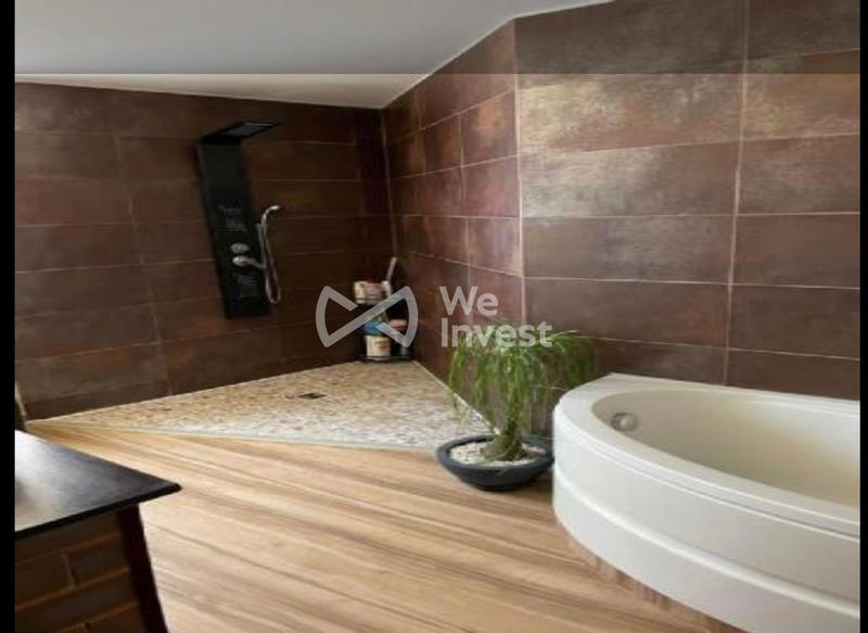 Maison - 185 m² - 5 pièces