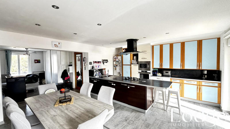 Appartement - 98 m² - 5 pièces