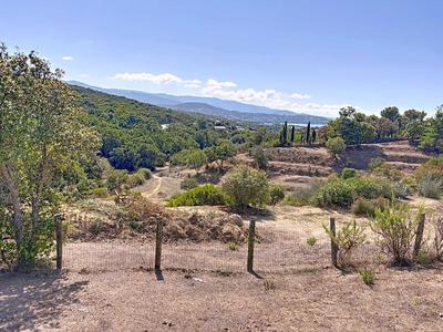 Terrain constructible - 5 000 m²