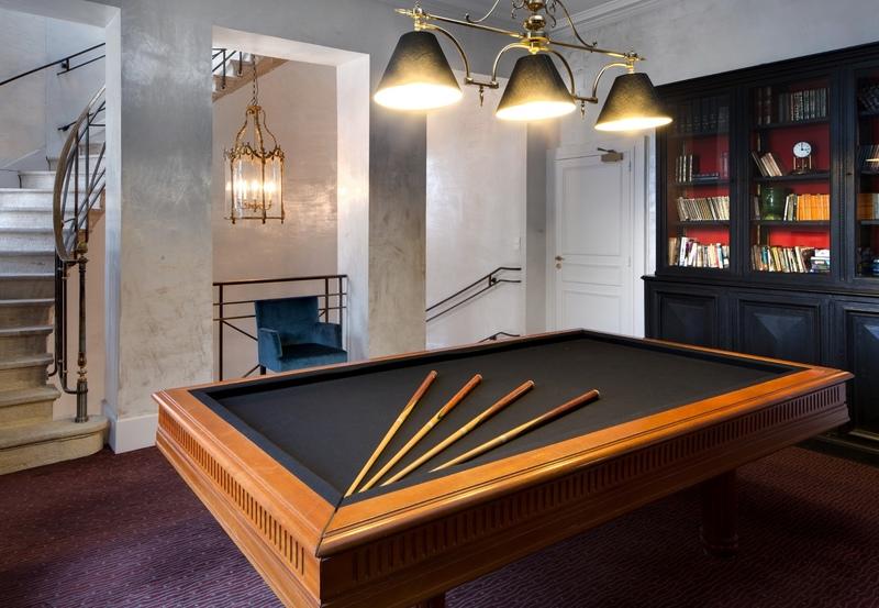 Propriété - 1 425 m² - 24 pièces