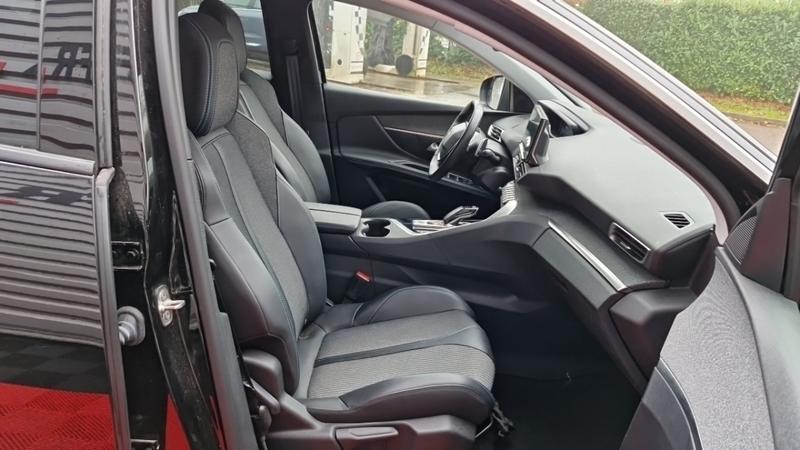 Peugeot 3008 Hybrid 225 E-Eat8 Allure Pack