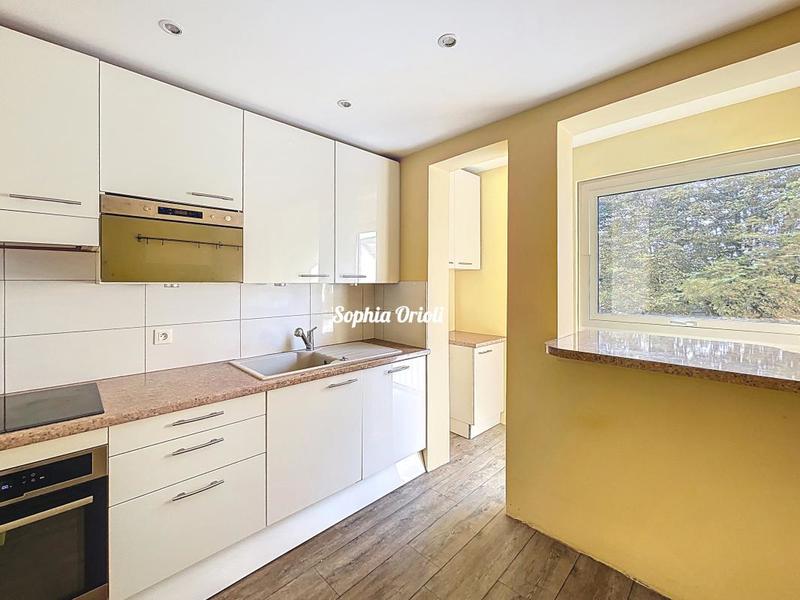 Appartement - 80 m² - 4 pièces