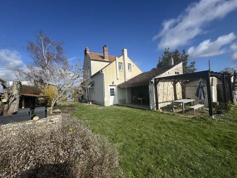 Maison - 110 m² - 4 pièces