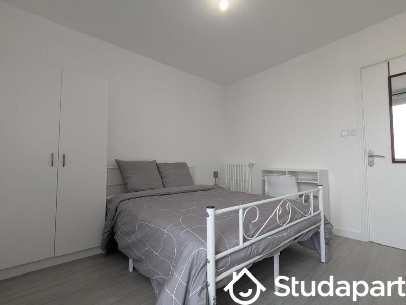 Chambre - 9 m² - 1 pièce