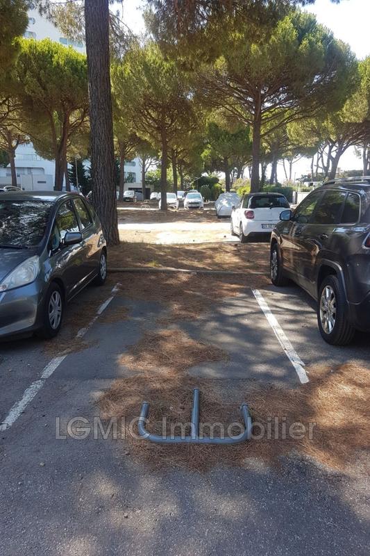 Parking / Garage - 10 m²