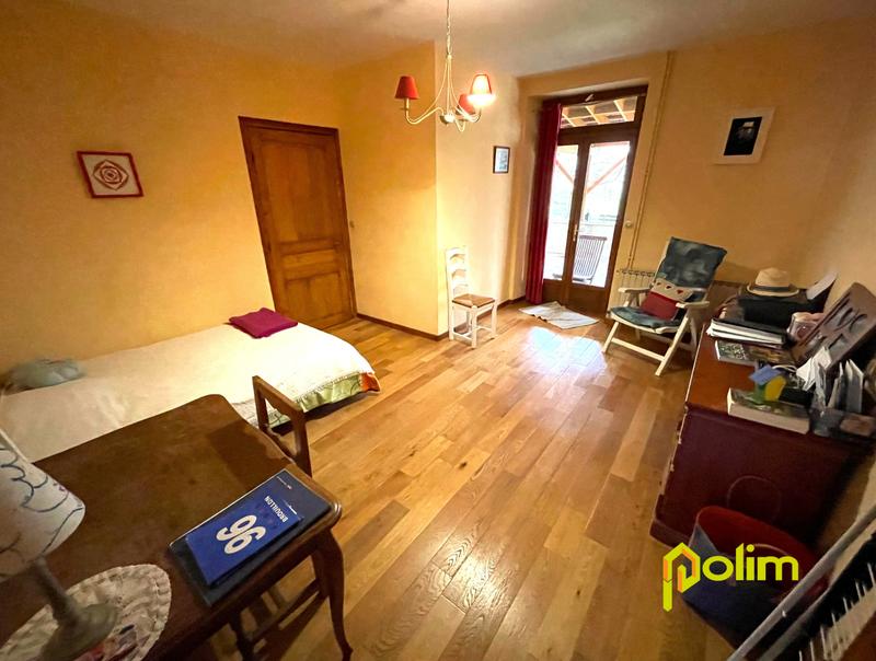 Maison - 370 m² - 7 pièces