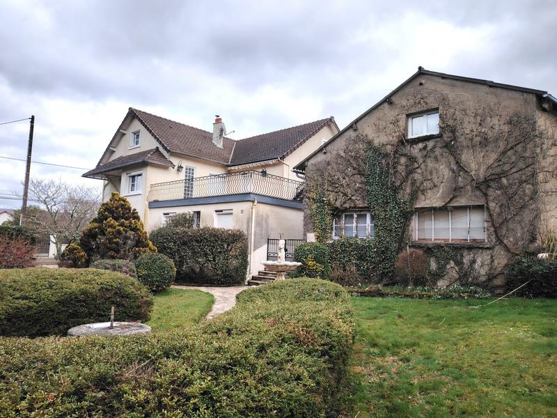 Maison - 170 m² - 8 pièces