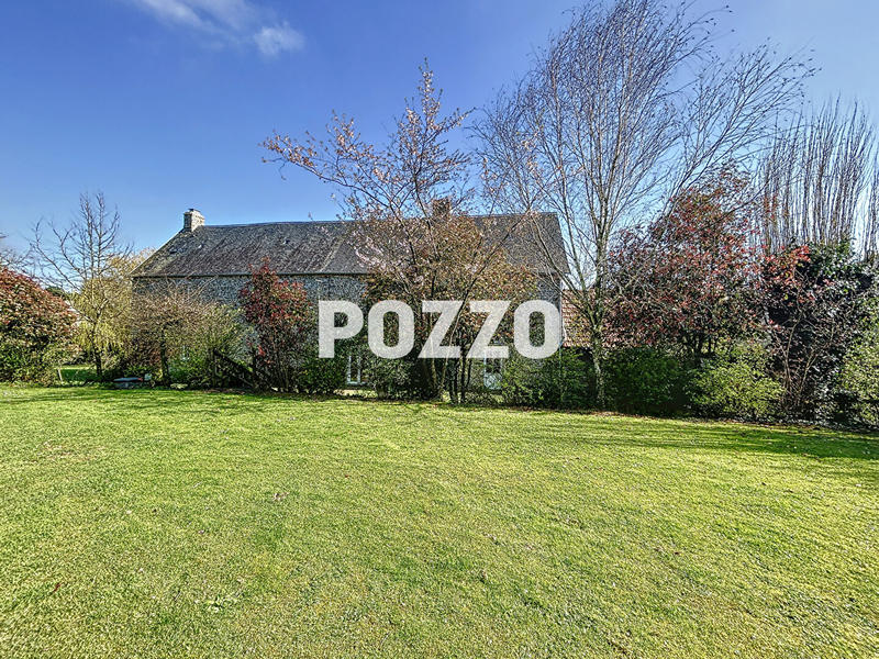 Maison - 248 m² - 9 pièces