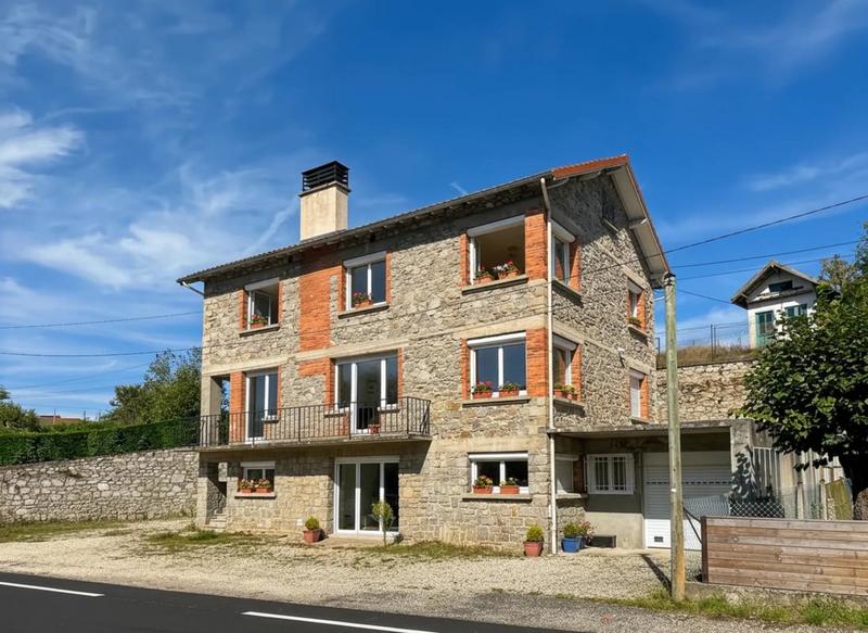 Maison - 182 m² - 8 pièces