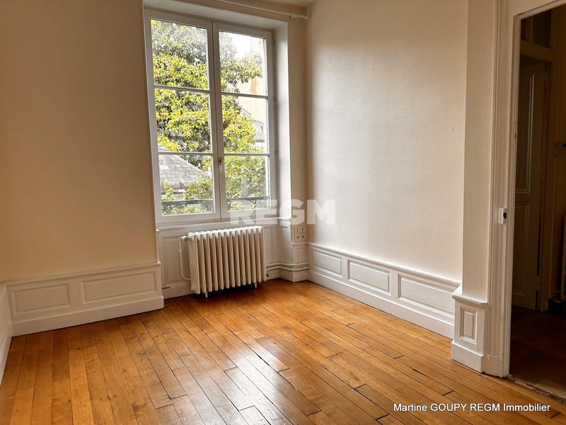 Maison - 341 m² - 9 pièces