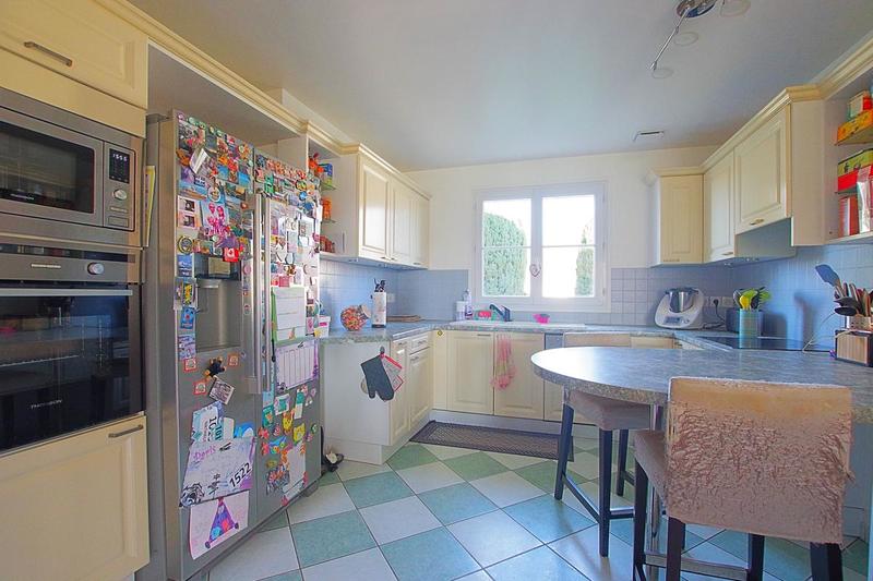 Maison - 220 m² - 8 pièces