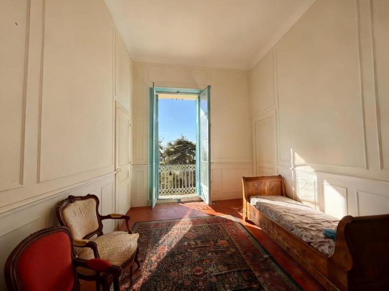 Appartement bourgeois - 275 m² - 7 pièces