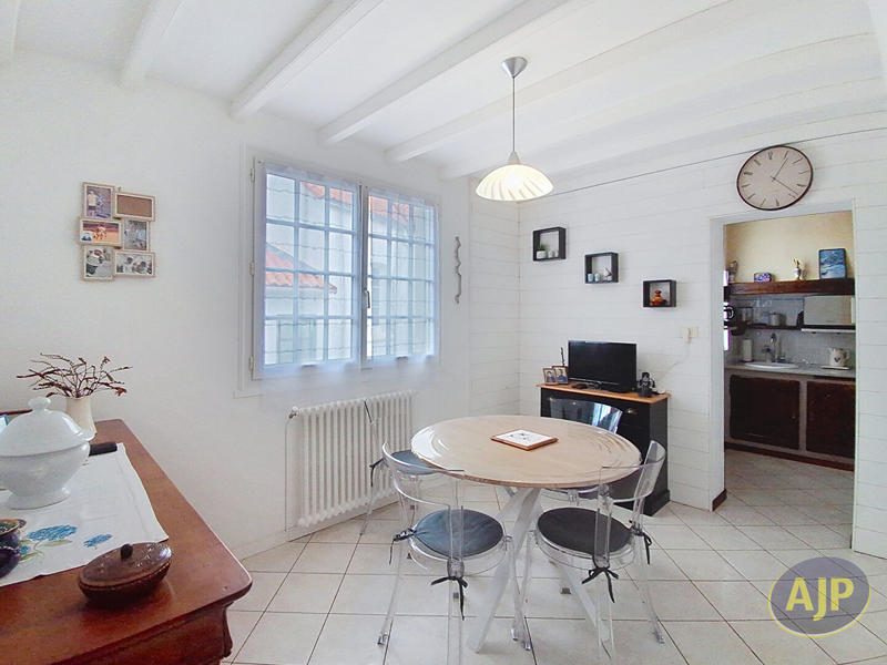 Maison - 111 m² - 5 pièces