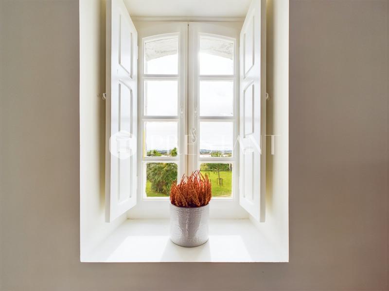 Maison - 410 m² - 10 pièces