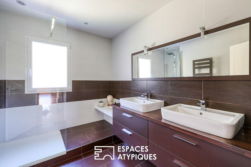 Maison - 180 m² - 8 pièces