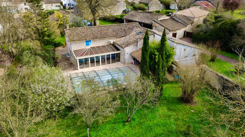 Longère - 256 m² - 8 pièces