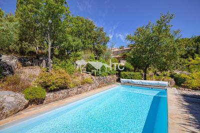 Maison en pierre - 250 m² - 9 pièces