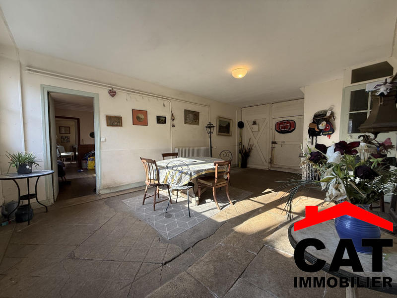 Maison - 366 m² - 13 pièces