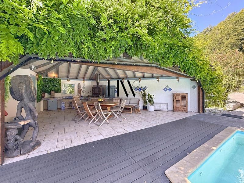 Maison en pierre - 310 m² - 10 pièces