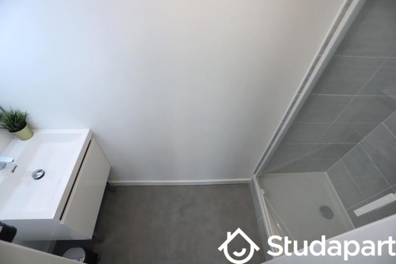 Chambre - 13 m² - 1 pièce