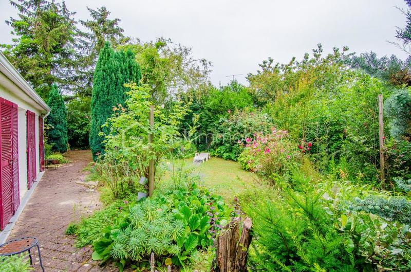 Pavillon - 180 m² - 7 pièces