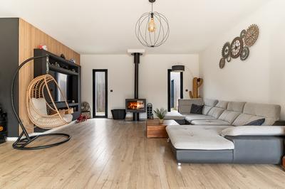 Maison - 210 m² - 6 pièces