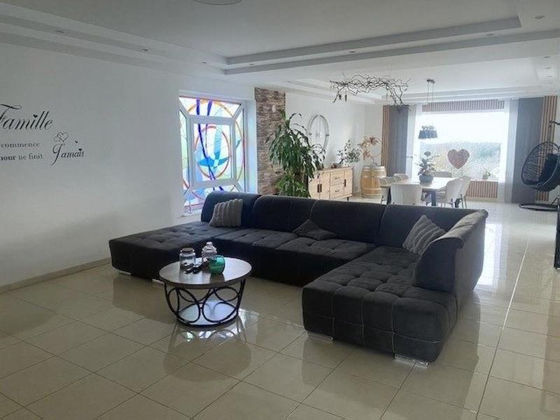 Villa - 396 m² - 8 pièces