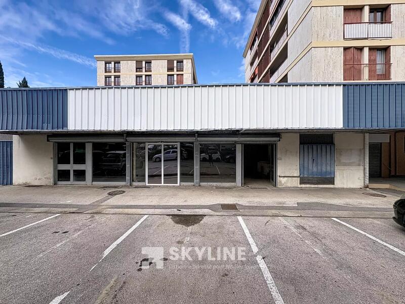 Local d'activités - 129 m² - 1 pièce