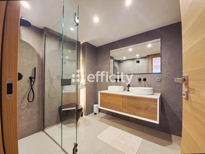 Appartement - 140 m² - 5 pièces