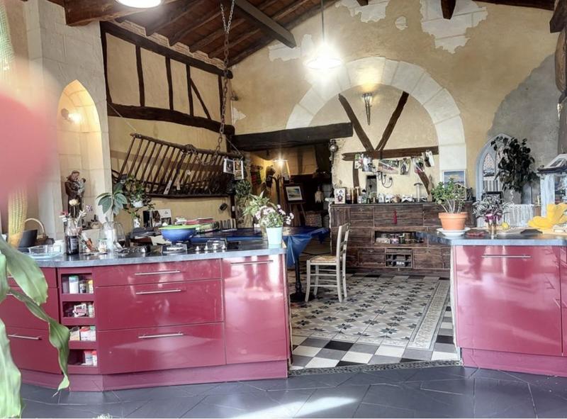 Maison - 250 m² - 9 pièces