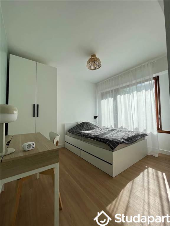 Appartement - 80 m² - 5 pièces