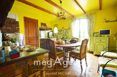 Maison - 140 m² - 8 pièces