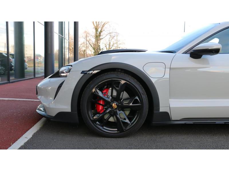 Porsche taycan Cross Turismo Electric Break 4s