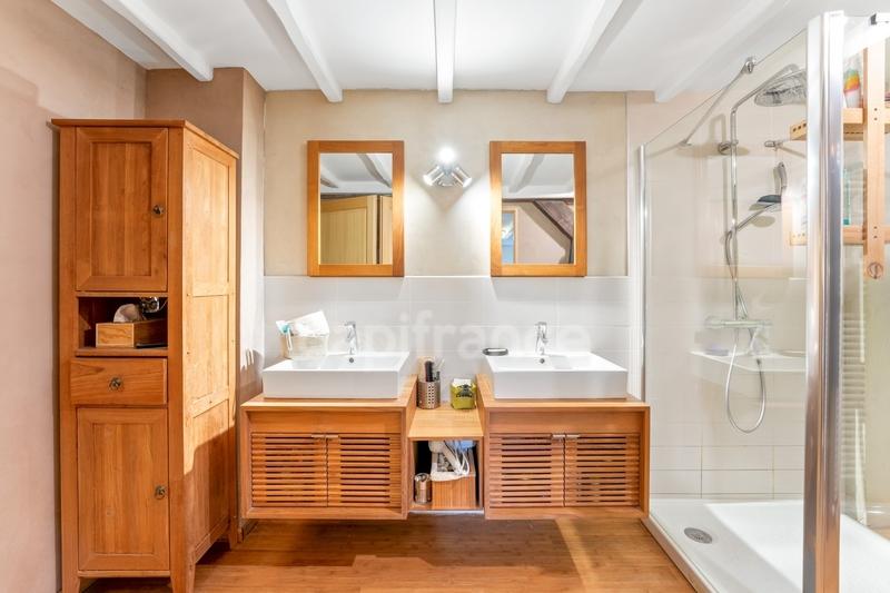 Corps de ferme - 243 m² - 5 pièces