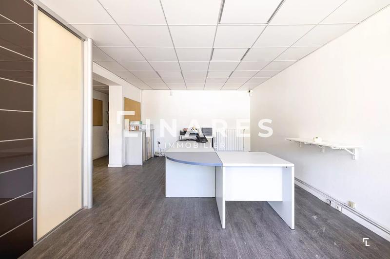 Local d'activités - 695 m² - 22 pièces