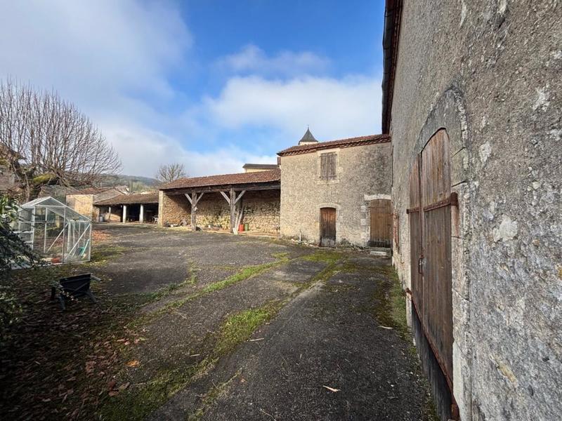 Château - 277 m² - 9 pièces