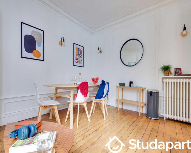 Chambre - 100 m² - 1 pièce