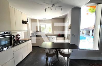 Villa - 171 m² - 8 pièces